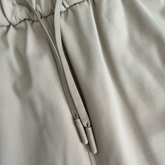 Lululemon Stretch High Rise Short 3.5” - Picture 11 of 12